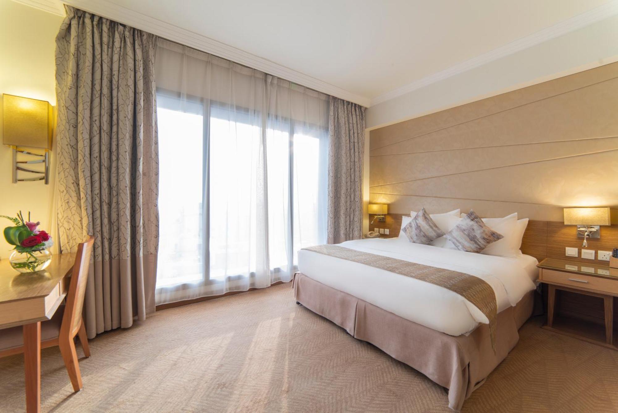 Golden Tulip Dammam Corniche Hotel Rom bilde