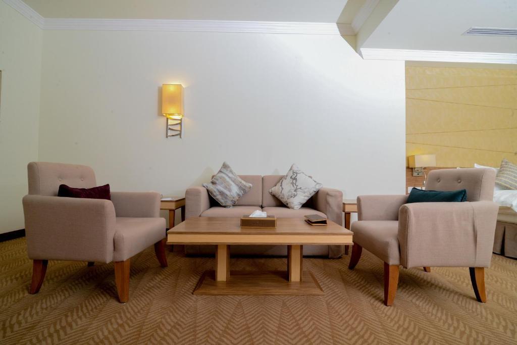 Golden Tulip Dammam Corniche Hotel Rom bilde